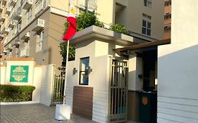 Neat Unit In Holland Park Southwoods